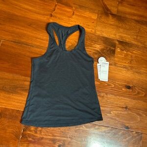 Vuori Performance Tank Size S